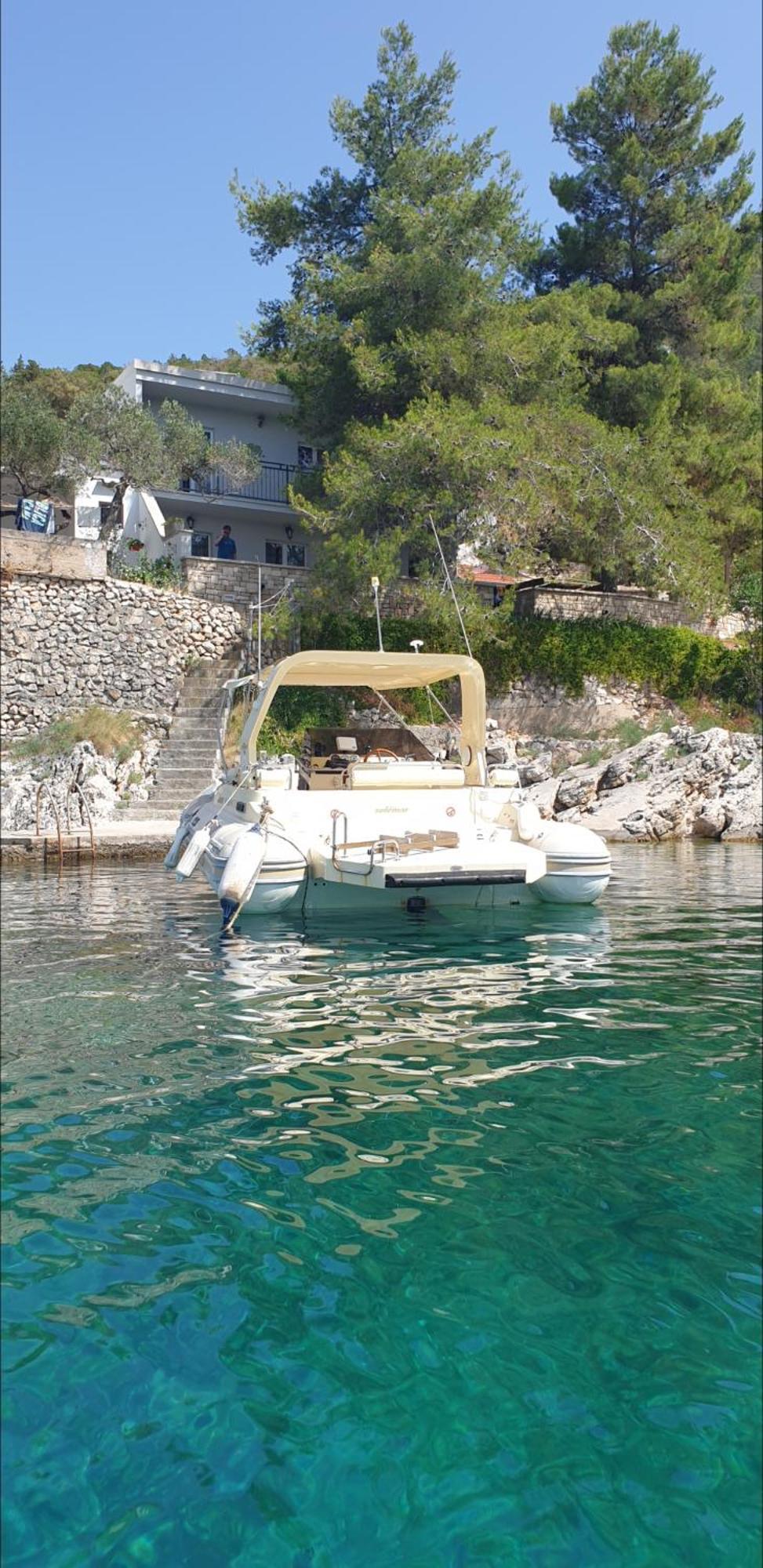 Adriatic Queen Gdinj 外观 照片